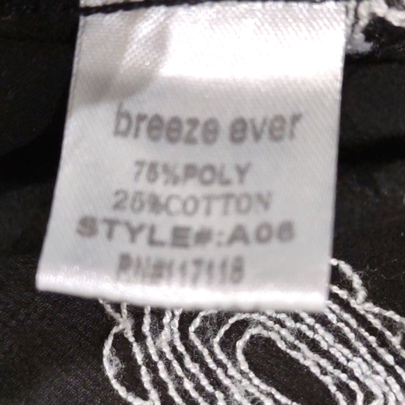 Women's Breeze Ever Medium Black with white Embroidered Flowers Cropped Blouse - Picture 7 of 9